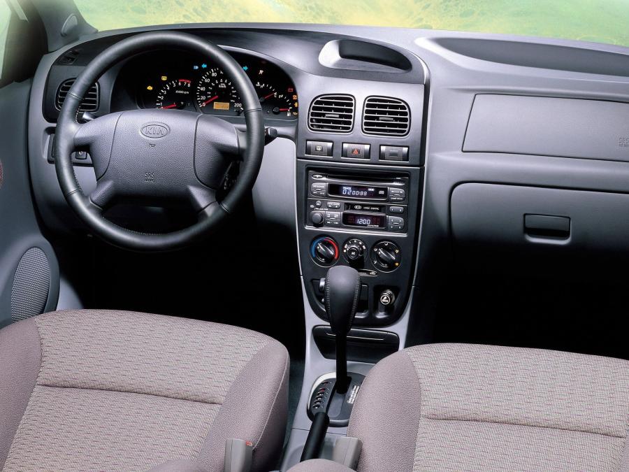  Kia Rio Sedan 2002 года  (фото 2 из 6)